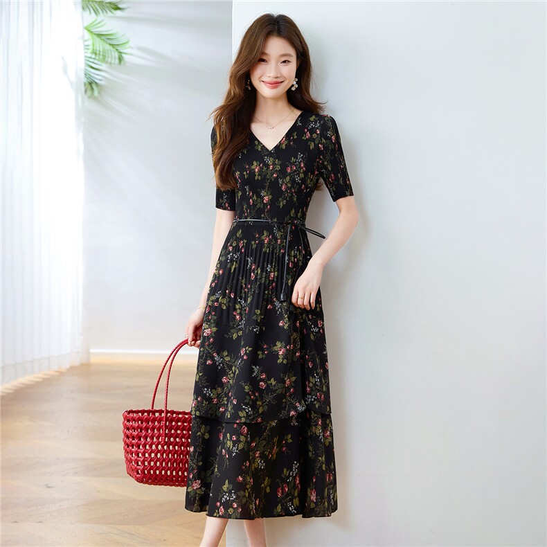 时尚波点印花连衣裙女2025夏季新款压褶弹力收腰修身显瘦气质长裙,女装连衣裙,布芭啦