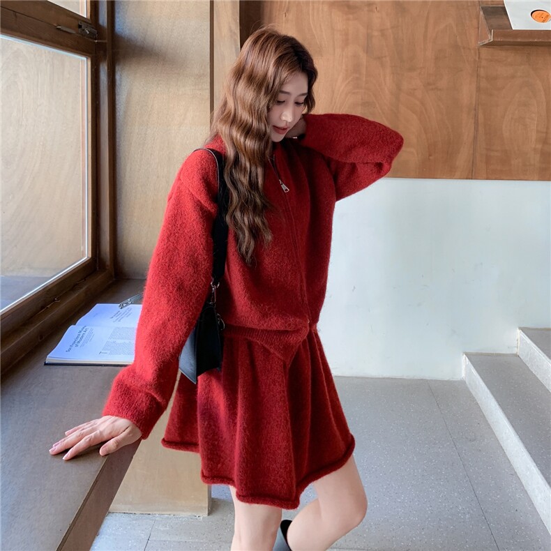 红色盐甜系穿搭针织毛衣开衫套装女秋季2025新款小个子短裙两件套,女装套装/套裙,2C261