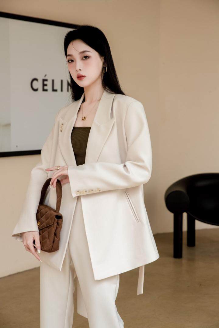 西服套装，女装职业装，卡西姆