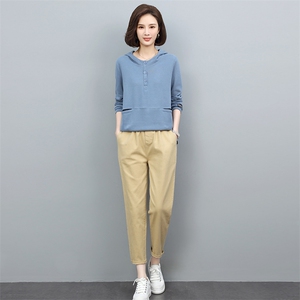 2025春装新款时尚休闲中年妈妈春秋连帽卫衣两件套洋气减龄套装女图片