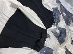假两件拼西装料图片