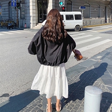 韩系慵懒chic黑色蝙蝠袖短款夹克上衣女春秋超火好看高级小众外套，女装风衣，2C081