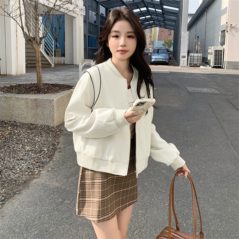 美式棒球服外套女春秋通勤短款撞色拼接复古夹克刺绣宽松休闲上衣,女装短外套,鑫慧