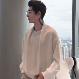 辰皇后设计款白色卫衣男款秋冬季圆领重磅外套痞帅高级感男模穿搭图片