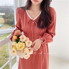 2022春季系带小V领收腰显瘦中长款韩版连衣裙，女装连衣裙，德咔俪