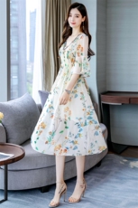 碎花连衣裙2021年夏季V领时尚气质中长款百搭韩版优雅两件套，女装套装/套裙，瑶迪依秀
