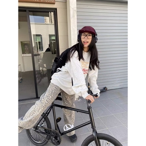 港风白色阔腿牛仔裤男女潮牌高级感直筒垂感裤子大码宽松情侣长裤图片