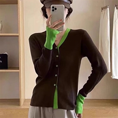 咖啡色