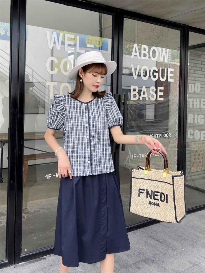 夏季新款蓝色格子木耳边休闲淑女套裙，女装，水锦红