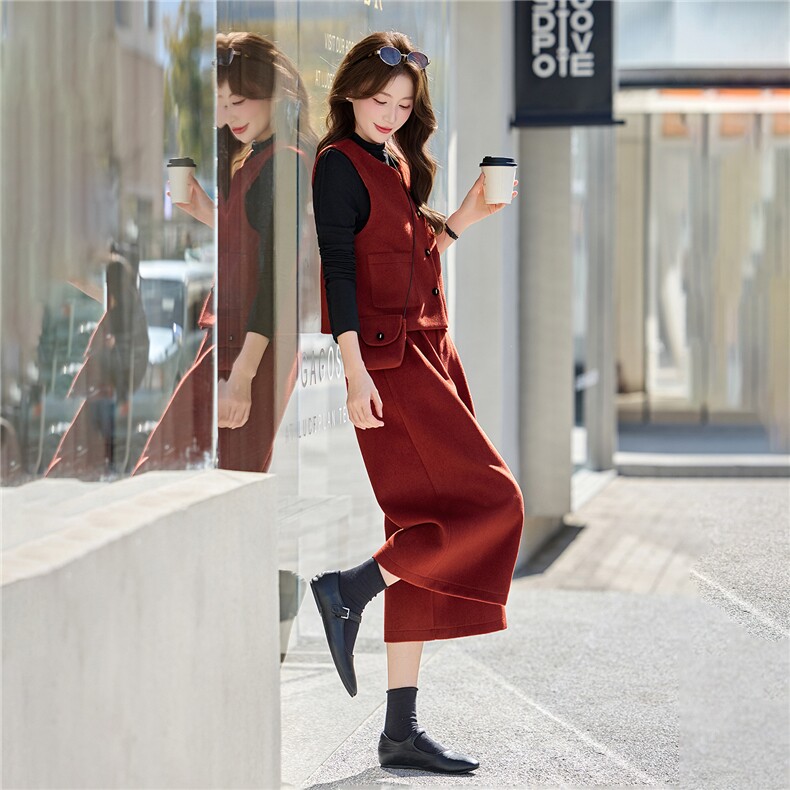 韩系高级感新年红呢料马甲套装女2026春秋季新款质感阔腿裤三件套,女装套装/套裙,意芙