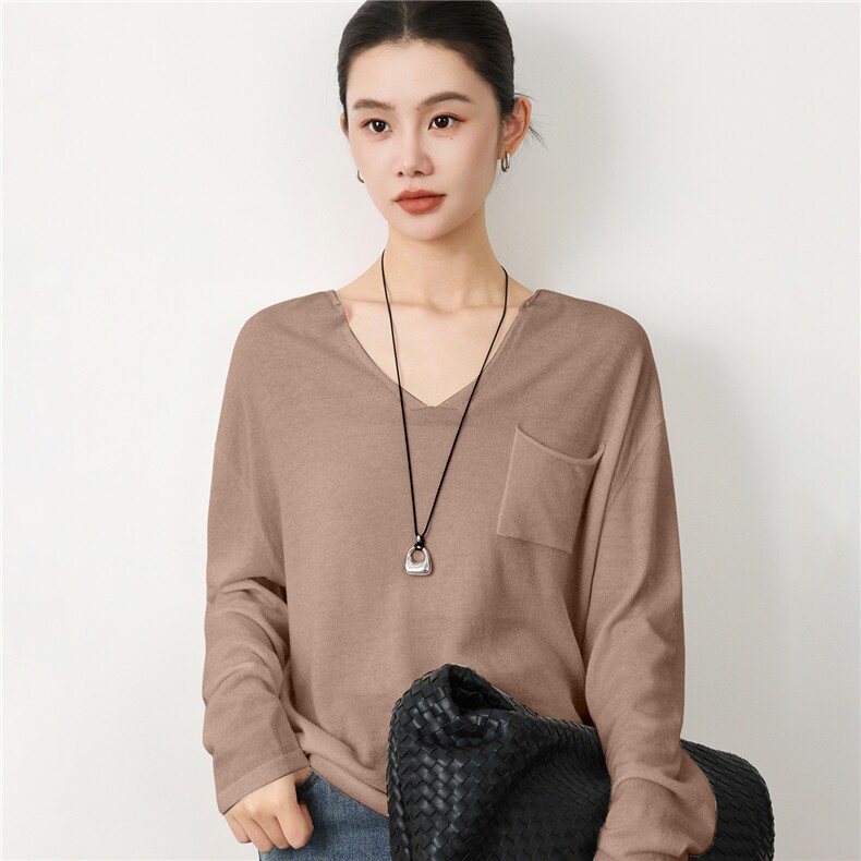 秋季新款纯色针织v领套头上衣时尚带兜，女装羊毛衫，庆大羊绒