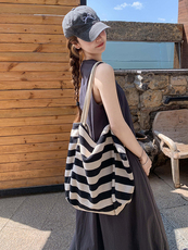 2025年夏季薄款休闲风长裙无袖圆领套头宽松腰南瓜裙，女装连衣裙，诺蝶