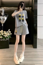 韩版休闲时尚套装女夏款个性简约圆领印花刺绣上衣阔腿短裤两件套，女装套装/套裙，江南