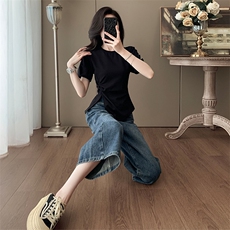 韩版时尚休闲套装女夏新款圆领不规则开叉设计短袖牛仔中裤两件套，女装套装/套裙，江南