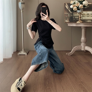 韩版时尚休闲套装女夏新款圆领不规则开叉设计短袖牛仔中裤两件套图片
