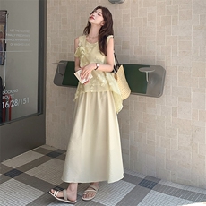 设计感无袖背心套装女2025夏季新款时尚立体花朵上衣半身裙两件套，女装套装/套裙，纯色衣恋