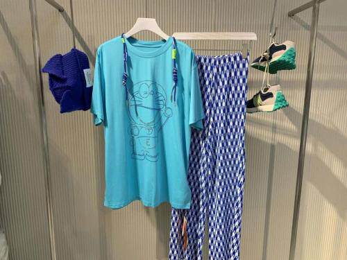 哆啦A梦3色烫钻T～，女装，LOVELS