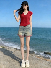 时尚简约套装女夏收腰显瘦撞色拼接短袖针织衫破洞牛仔短裤两件套，女装套装/套裙，江南