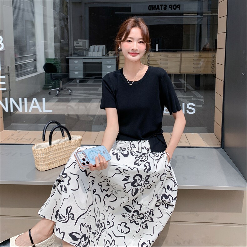 系温柔风扭结T恤印花半身裙两件套通勤显瘦气质套装,女装套装/套裙,维壹