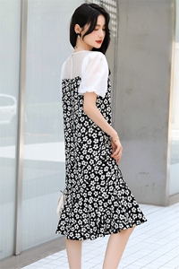 假两件拼接花朵连衣裙女夏2025年新款减龄甜美荷叶边裙子图片