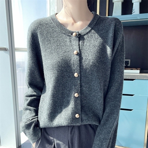 随意穿搭~圆领珍珠扣女纯山羊绒衫针织开衫长袖新毛衣外套图片