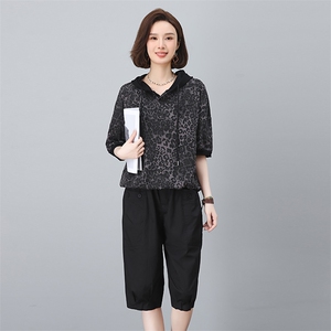 连帽卫衣套装女2025夏季新款时尚中老年妈妈半袖豹纹休闲裤两件套图片
