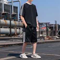 黑色