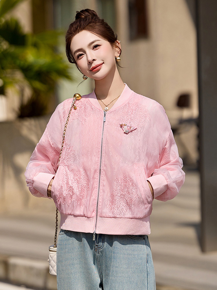 粉色小香风刺绣棒球服外套女2026春夏新款小个子百搭防晒薄款上衣,女装短外套,艾仟回(原伊仟回)