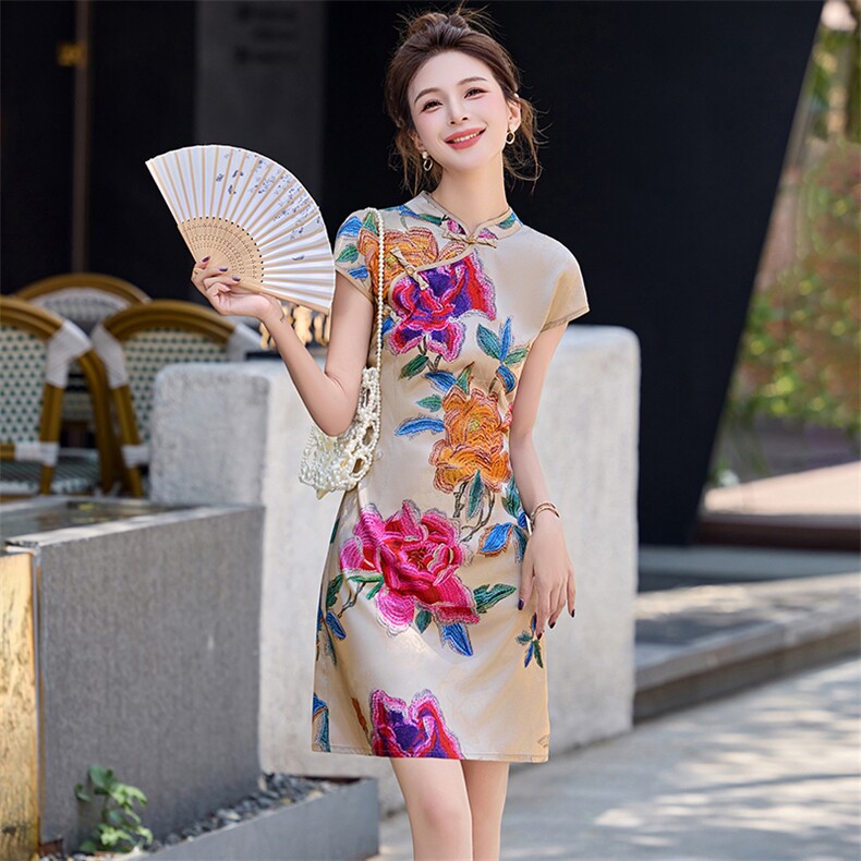 新中式国风改良旗袍女2025夏季新款高级感修身年轻款少女印花裙子,女装连衣裙,恋慕依尚