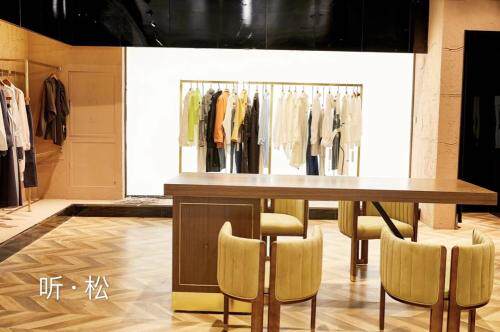 东方服饰文化与哲学观照中探求全新的服装功能、装饰与形式之美。，其它，听松