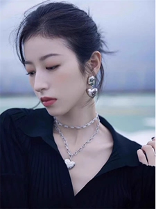 显瘦时尚百搭女士V领锁骨长袖打底衫图片