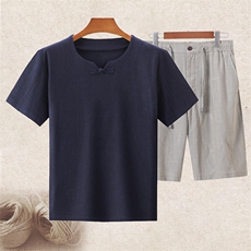 深蓝上衣＋浅灰短裤