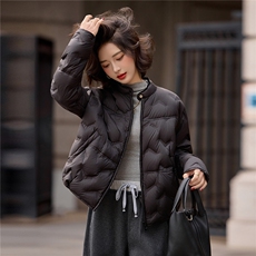 黑色短款羽绒服女2025冬季新款时尚百搭轻薄90白鸭绒外套，女装羽绒服，梦懿尔