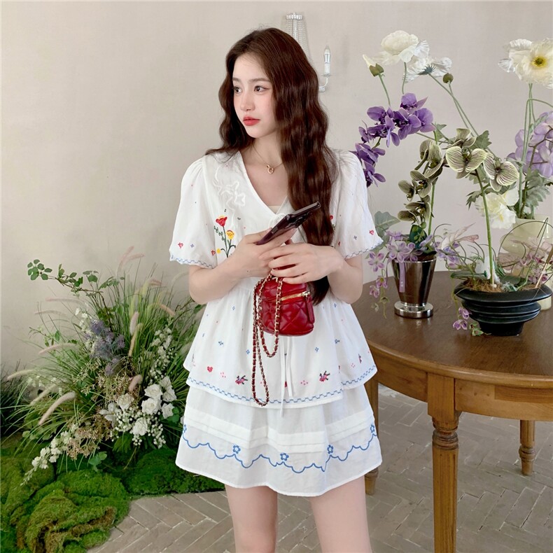 温柔甜妹风套装法式刺绣碎花V领衬衫上衣女夏季高腰半身裙两件套,女装套装/套裙,2C375