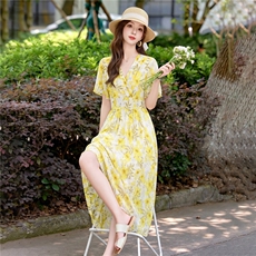 现货碎花连衣裙女薄款夏季新款时尚减龄通列收腰显瘦仙女连衣裙，女装连衣裙，韩美纤衣