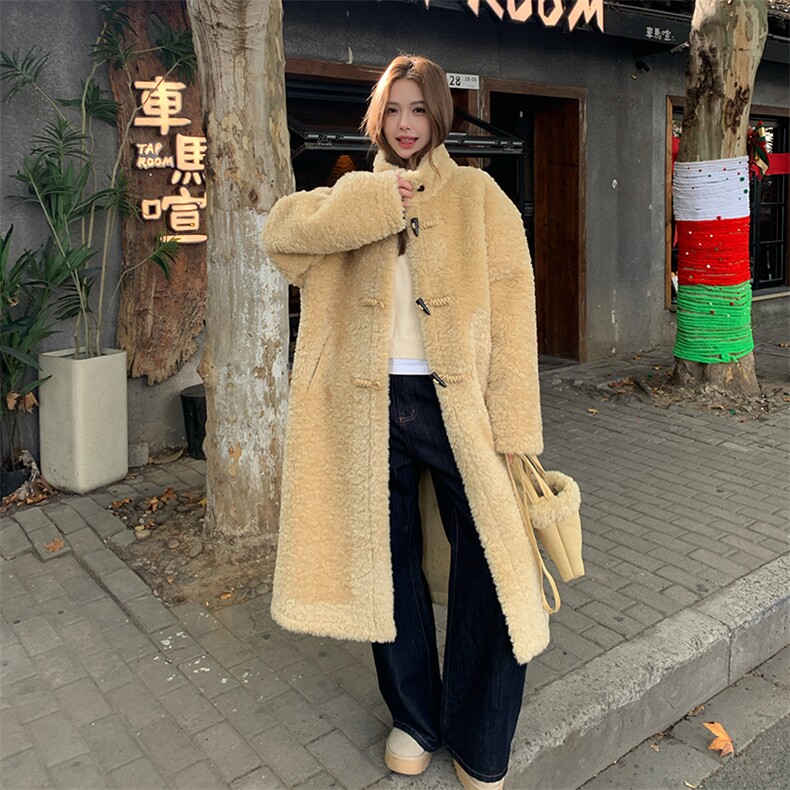 黄色牛角扣连帽皮毛一体羊羔毛厚外套女秋冬加绒保暖派克棉服大衣,女装大码女装,2B082
