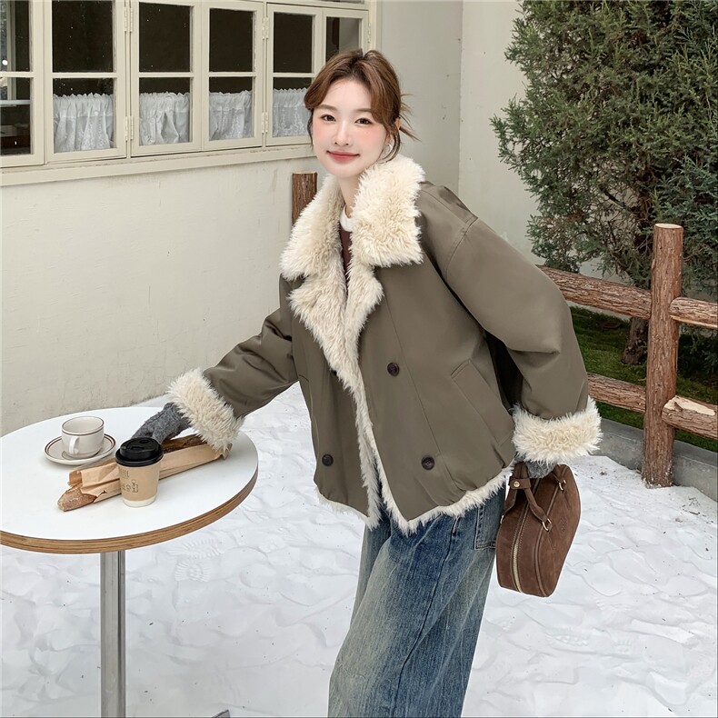 军绿色短款羊羔毛棉服女冬季双排扣毛绒翻领工装保暖棉衣皮毛一体,女装棉衣/棉服,2C166