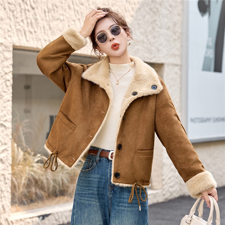 2025年冬季新款时尚舒适柔软两面穿皮毛一体外套，女装棉衣/棉服，超帛