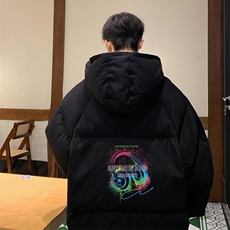 黑色