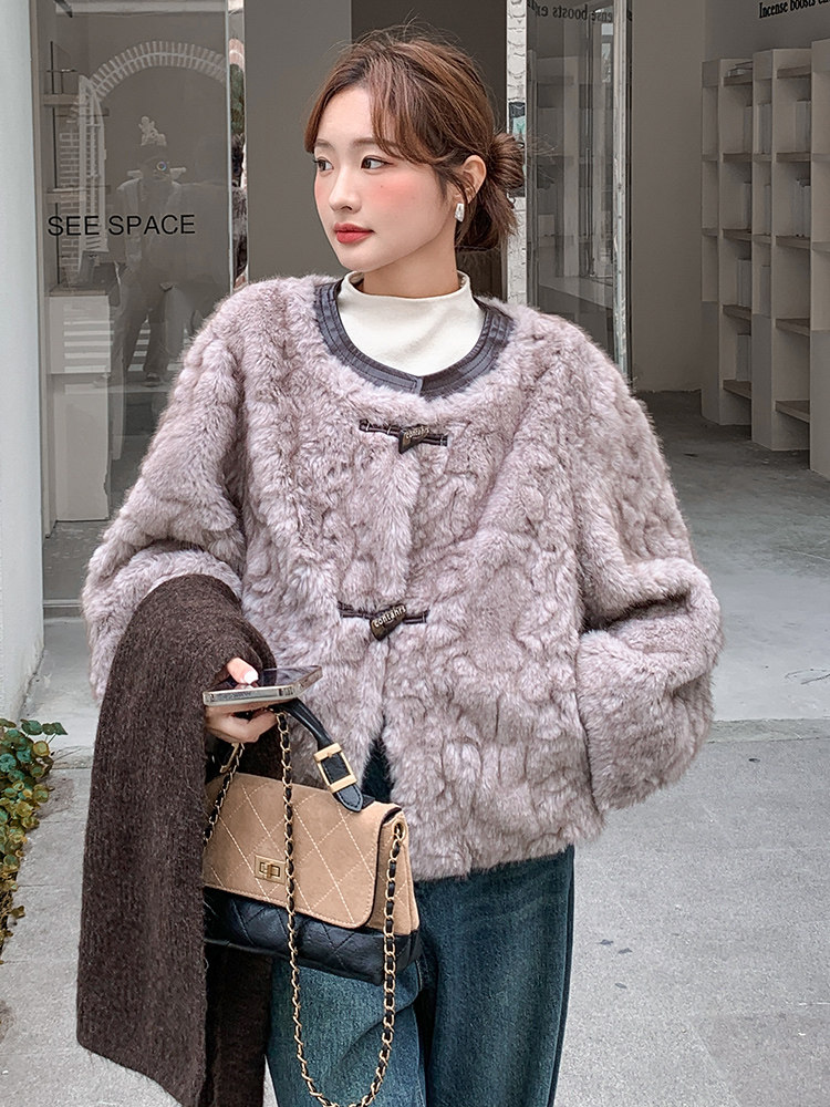 短款小香风皮毛一体2025新款仿貂绒毛毛皮草外套女年轻款,女装皮草,纯色衣恋