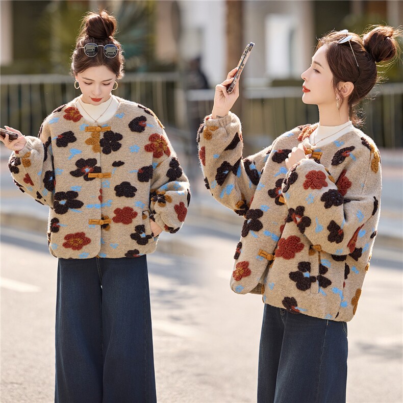 毛毛羽绒服女2025新款潮白鸭绒洋气复古立体花朵时尚保暖羽绒外套，女装羽绒服，冬木谷雨