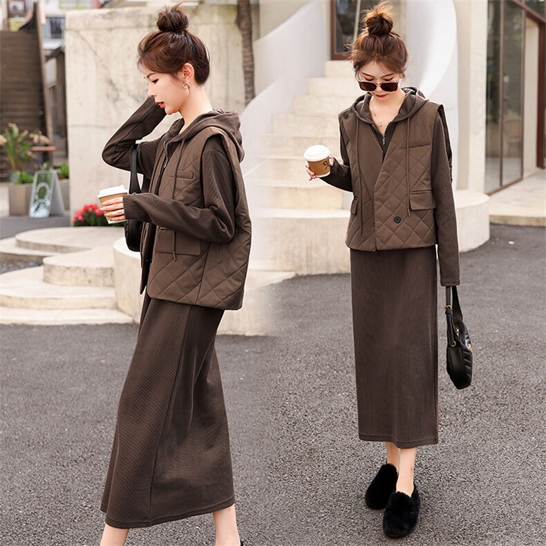 FALVLITE马甲连衣裙套装女秋冬新款气质时尚减龄连帽针织裙两件套，女装套装/套裙，冬木谷雨