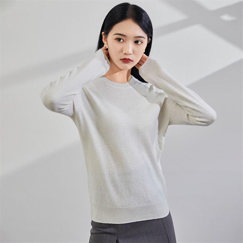2024秋冬新款35%山羊绒女士净面圆领羊绒衫图片
