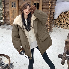 现货牛角扣加厚羊羔毛连帽休闲派克服5832-P275-K408，女装派克服，2C159