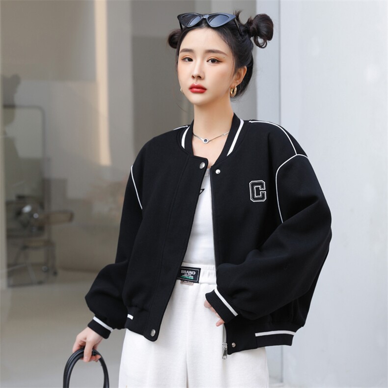 2025年春秋季新款简洁大方时尚设计感拼接网红小香风百搭外套女，女装短外套，天丽