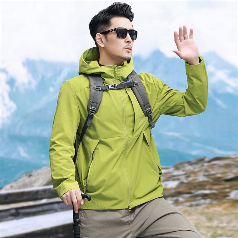 新款时尚冲锋衣男外套女户外防风防水防暴雨情侣旅游登山服潮款图片
