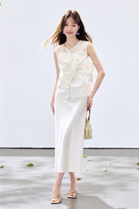 夏季新款现货！2026洋气时尚重工刺绣花马甲+珍珠吊带长裙套装女图片