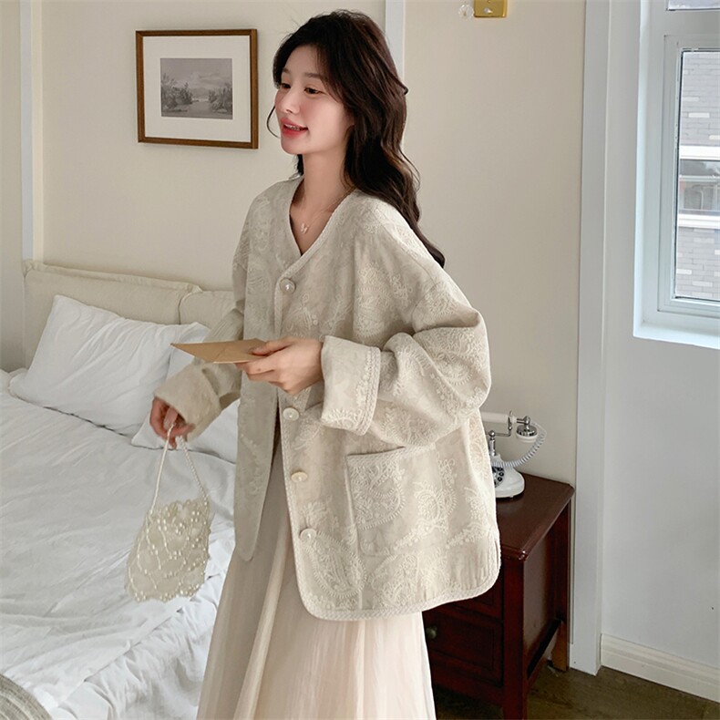 新中式国风杏色外套女春秋2025新款超火好看独特漂亮短款夹克上衣,女装短外套,2C198
