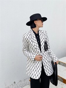 现货金纺西装上市图片