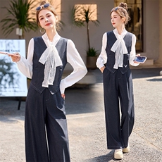 休闲牛仔时尚套装女2025春新款超火韩系穿搭洋气马甲阔腿裤三件套，女装套装/套裙，伊仟回